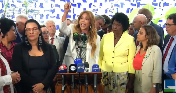“Parlamento não vai ser curvar”, diz Erika Hilton sobre obstrução na Câmara