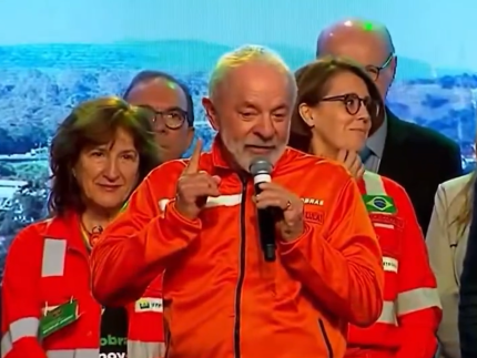 “Esse país vai ter pela primeira vez um presidente sendo eleito 4 vezes”, diz Lula