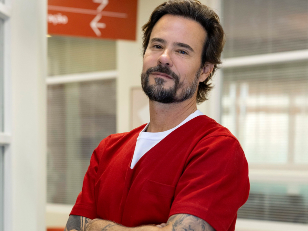 Paulo Vilhena volta às novelas da Globo após oito anos com papel de mentor em “Por Você”