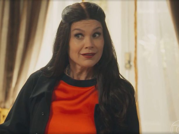 Sandra rouba joias em “Êta Mundo Melhor!” e é atormentada pelo espírito de Anastácia