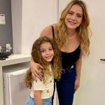 Novata de 8 anos estreia na TV como versão mirim de Leandra Leal em “Coração Acelerado”