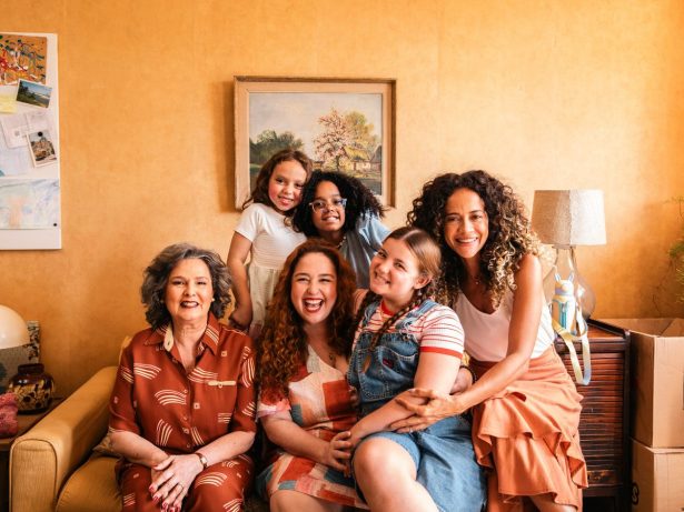 No mês das mulheres, Globoplay aposta em série sobre recomeços aos 40+