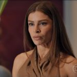 Reta final de  “Três Graças”: Arminda perde o controle e empurra a própria neta escada abaixo