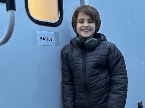 Aos 13 anos, ator brasileiro conquista série da Netflix e chama atenção em produção internacional