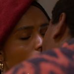 Tonho perde o controle, se declara e beija Alika em “A Nobreza do Amor”