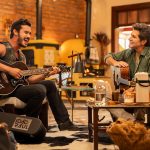 Crossover na Globo: João Raul invade programa de Daniel e mistura novela com música