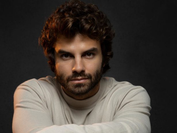 Antes de viver Rivellino na Netflix, Daniel Blanco passou em peneira do Flamengo