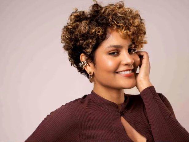Barbara Reis vive nova fase na TV e nos bastidores: “Estou mais leve e consciente”