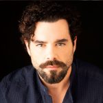 Pedro Carvalho protagoniza filme com Miguel Falabella e Marisa Orth