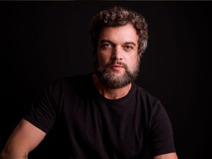 Ator Ismael Caneppele revela desafios de gravações com Alice Braga no México