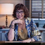 Lilia Cabral será chantagista e dona de cabaré em “Lá na Minha Terra”; conheça Celestina