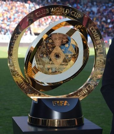 Narração esportiva dos dias atuais ainda não encontrou novo jeito de ser 1 Troféu do Mundial de Clubes