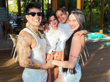 Emily Garcia e Victor Igoh mostram a boa sintonia entre os filhos