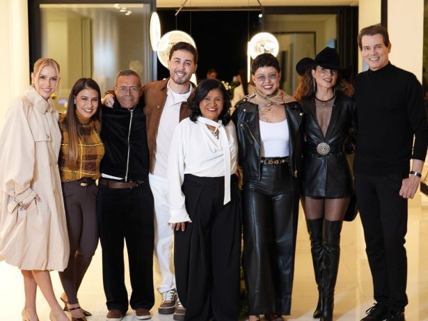 Carlinhos Maia reúne famosos em festa de 75 anos da mãe, Maria Maia