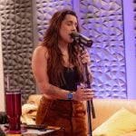 Lauana Prado assume abertura de “Êta Mundo Melhor!” e dá nova voz ao clássico da novela
