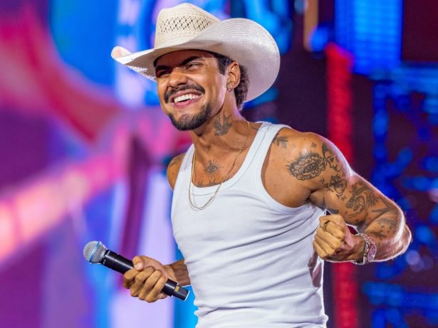Fenômeno! Jeninho assume liderança do Spotify Brasil com o viral “Peão Todo Tatuado”