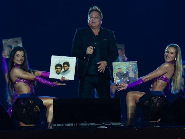 Leonardo emociona Barretos com homenagem a Leandro e revive clássico da dupla