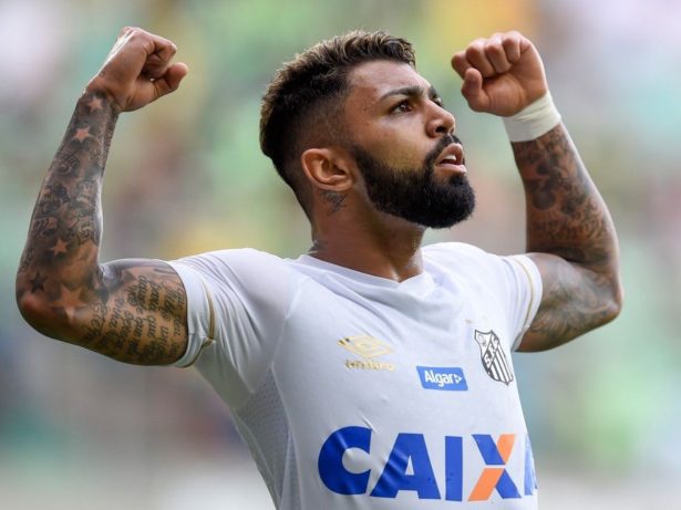 Vai encarar o sintético? Gabigol responde sobre jogo contra o Palmeiras