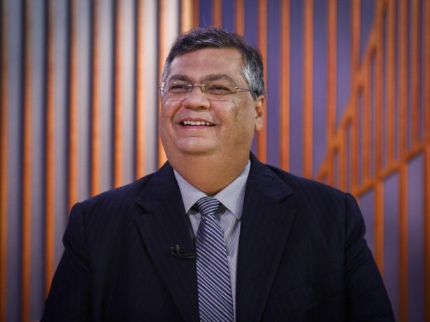 Flávio Dino ironiza ofensa recebida no STF e diverte colegas: “Rocambole do inferno”