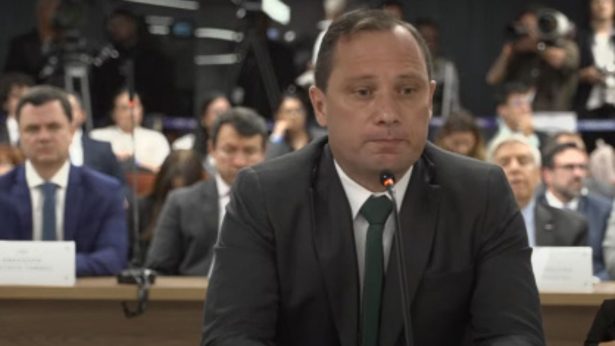 Bolsonaro discutiu sistema eleitoral com hacker apresentado por Zambelli, diz Cid ao STF