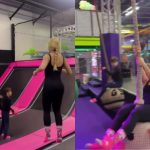 Andressa Suita se diverte em parque de trampolins com os filhos