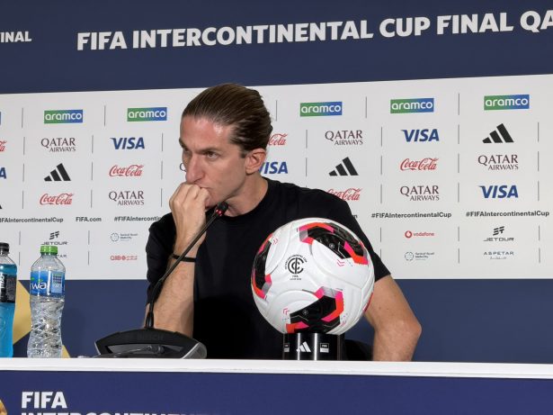 Em fim de contrato, Filipe Luís deixa futuro em aberto no Flamengo: “Não depende só de mim”