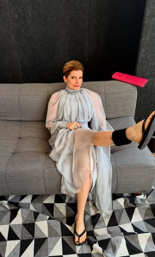 Reprodução / Instagram (@deborabochoficial)