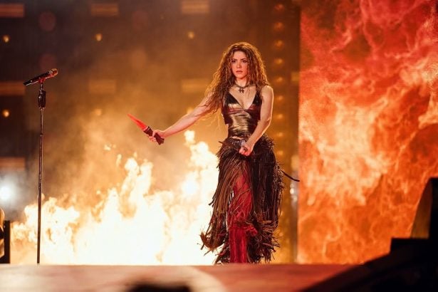 Shakira cancela mais um show de sua turnê e cai num inferno astral sem fim