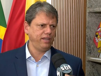 Tarcísio de Freitas é reeleito governador de São Paulo em 1º turno