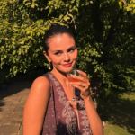 Selena Gomez revela sequelas do uso de vape que afetam sua carreira