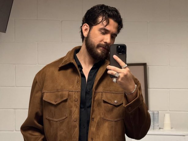Gustavo Mioto responde se já passou por treinamento de beijo técnico para novela da Globo
