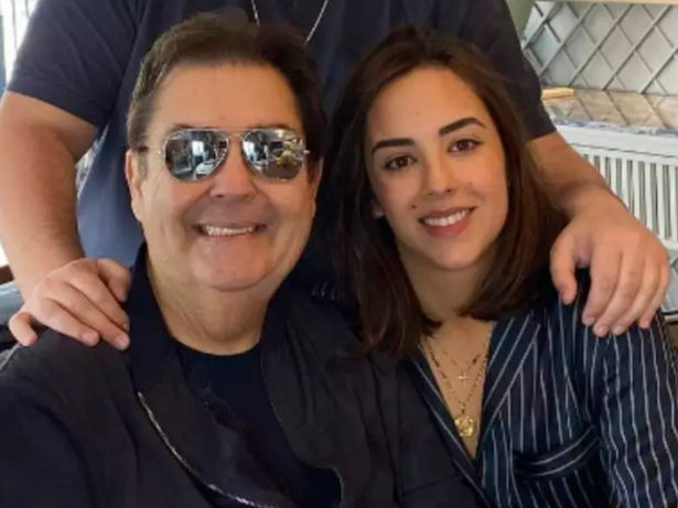 Prestes a gravar primeiro álbum, filha de Faustão comenta fragilidade do pai