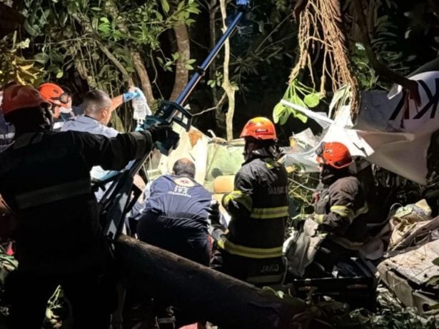 Avião de pequeno porte cai no interior de São Paulo e deixa ao menos um morto e um ferido