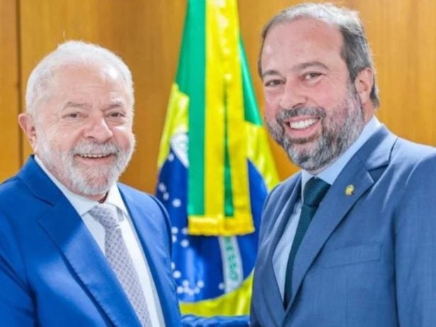 Lula reúne conselho energético para avaliar medidas contra alta no preço dos combustíveis