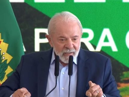 Lula defende Haddad, cobra Congresso e critica privilégios em discurso