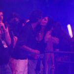 Ivete Sangalo é flagrada aos beijos com empresário durante show de Belo em SP
