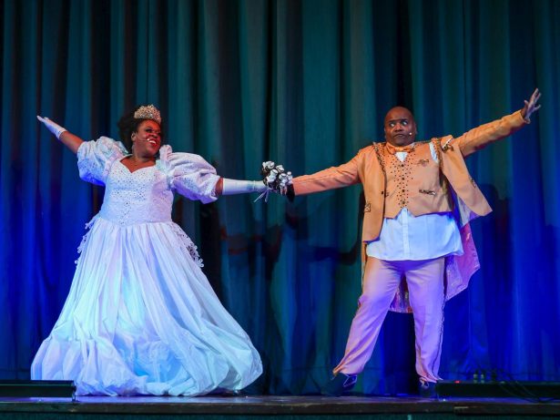 Fora de “Avenida Brasil 2”, Cacau Protásio celebra temporada lotada no teatro