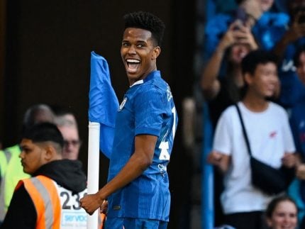 Estêvão estreia com gol e atuação de destaque pelo Chelsea