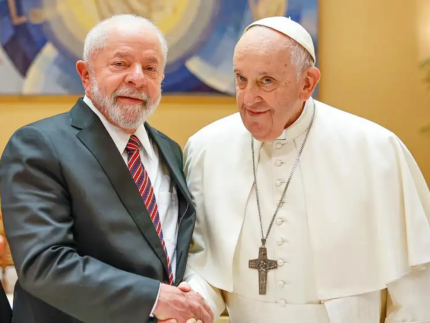 Lula manifesta desejo de ir ao funeral de Papa Francisco