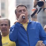 Bolsonaro reutiliza slogan de Trump em ato contra STF: “Make Brazil Great Again”