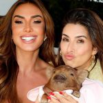 Fernanda Paes Leme visita sítio de Nicole Bahls e se diverte com Fepa Pig