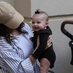 Helena, filha de Neymar, encanta internautas em novas fotos com Amanda Kimberlly