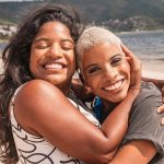 Irmã faz desabafo após morte de jovem em vulcão na Indonésia: “Difícil sem você”