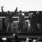 Homem morre ao cair de arquibancada durante show do Oasis em Londres
