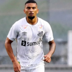 Jogador de futebol, ex-Santos, é detido em flagrante por estupro em Salvador