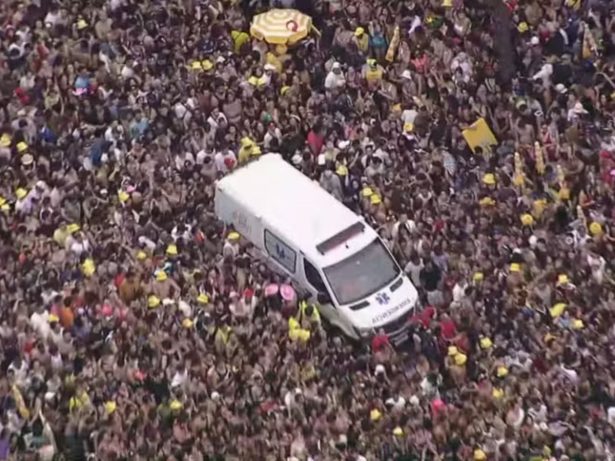 Superlotação em bloco de Calvin Harris em SP provoca tumulto e foliões passam mal