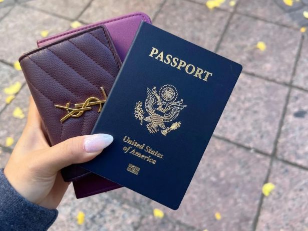 Suprema Corte dos EUA autoriza Trump a retomar política que restringe gênero em passaportes