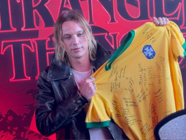 Crítica: evento de “Stranger Things” lota parque em SP e deixa fãs eufóricos com ator