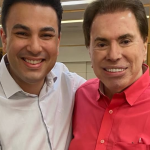 Jassa, cabeleireiro e amigo de Silvio Santos, homenageia o apresentador