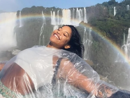 Corpo de Juliana Marins chega ao Brasil e jovem será sepultada em Niterói